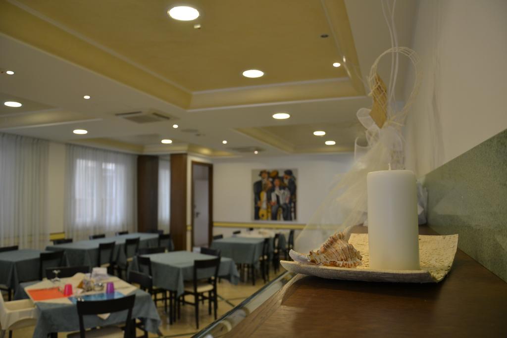 Hotel Ariston 미사노아드리아티코 외부 사진