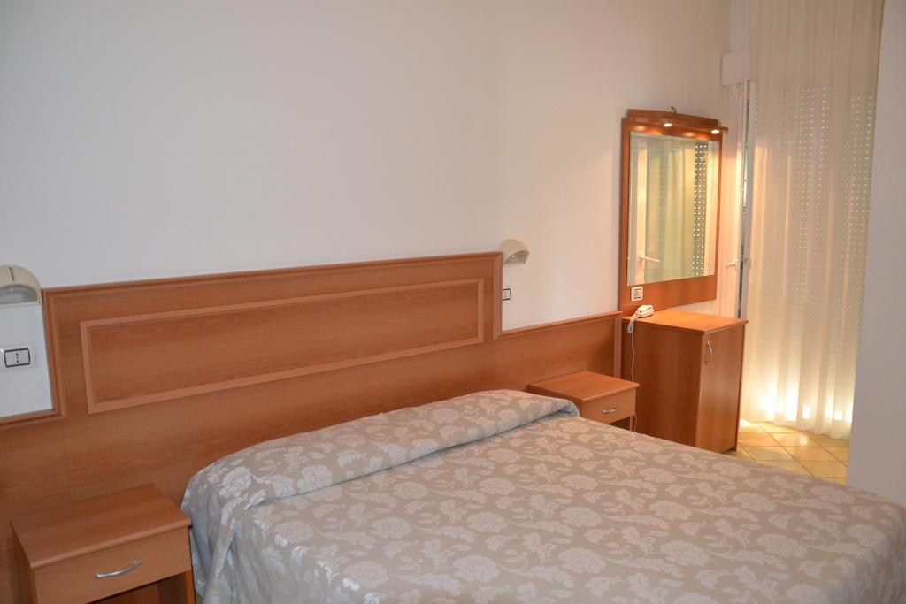 Hotel Ariston 미사노아드리아티코 객실 사진