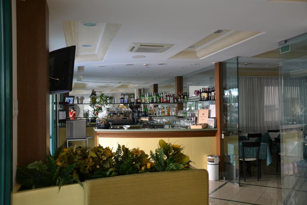 Hotel Ariston 미사노아드리아티코 외부 사진